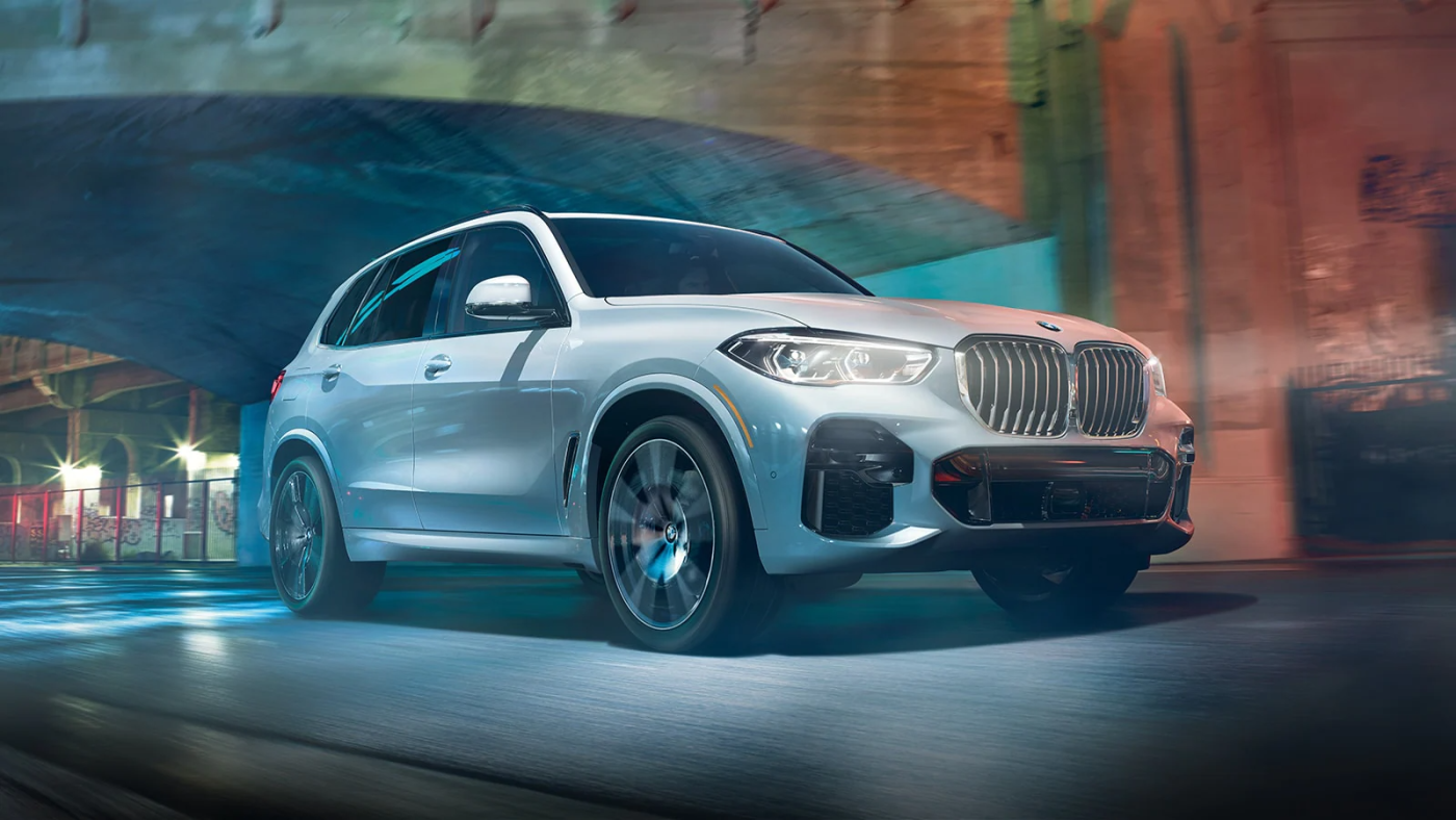 2022 BMW X5 driving at night 2022 BMW X5 driving at night